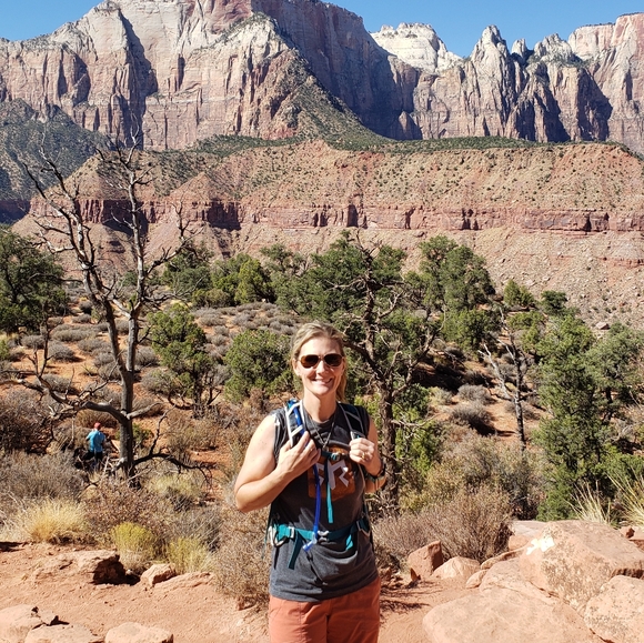 Meet your Posher, Christy - Picture 1 of 1